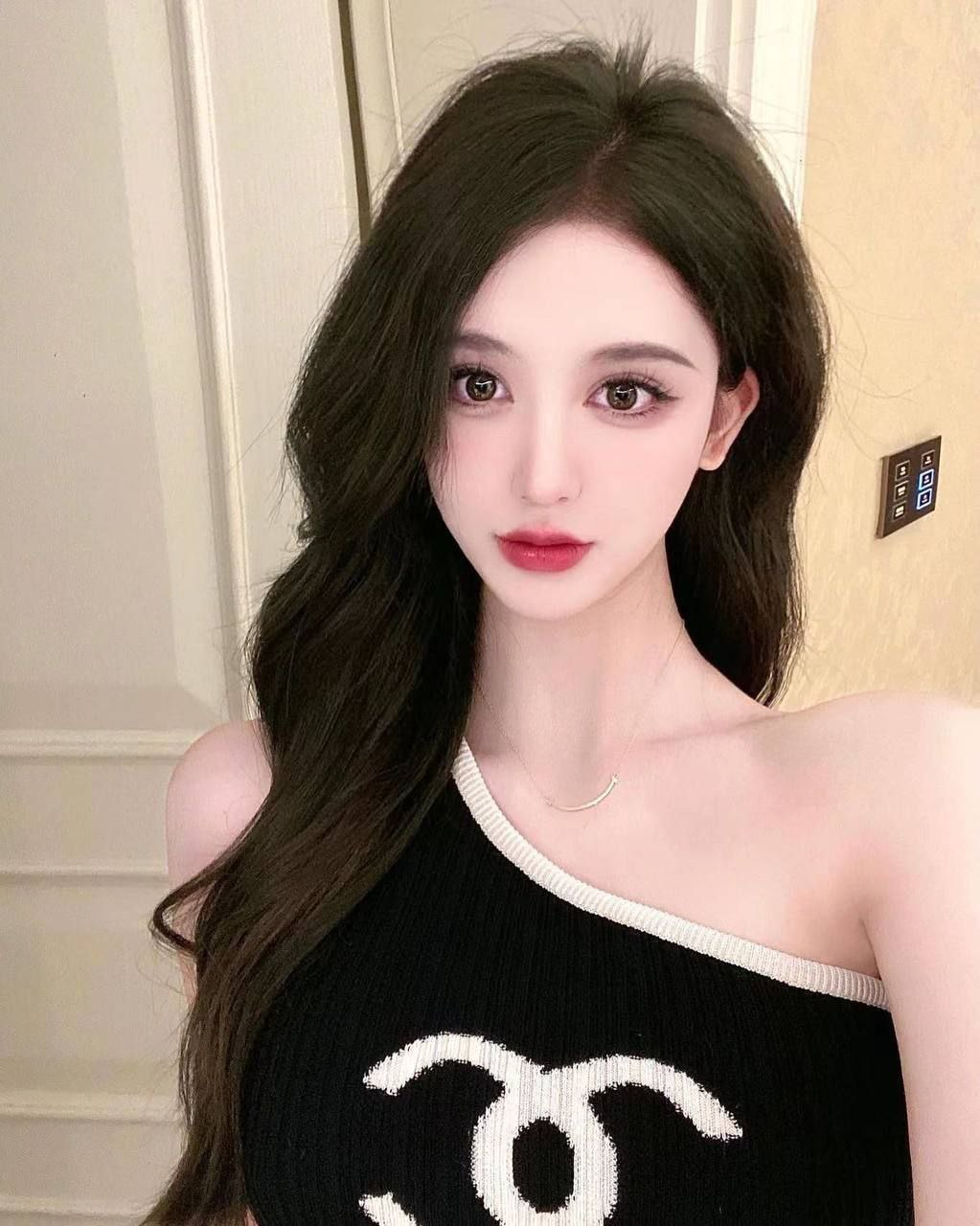 性感长腿黑丝嫩妹