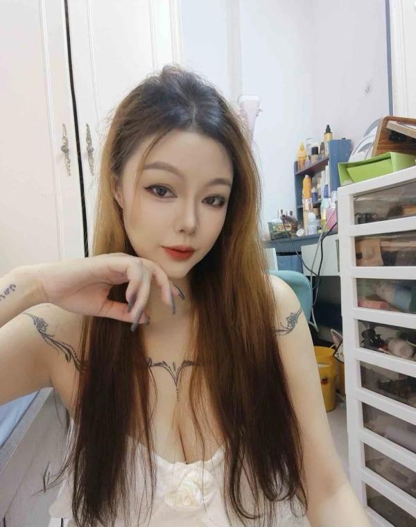 大长腿大胸器女友身段