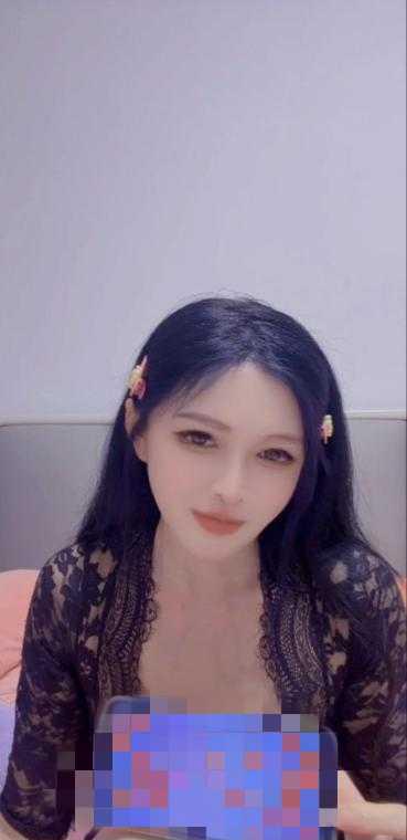 上城区混血曼妮