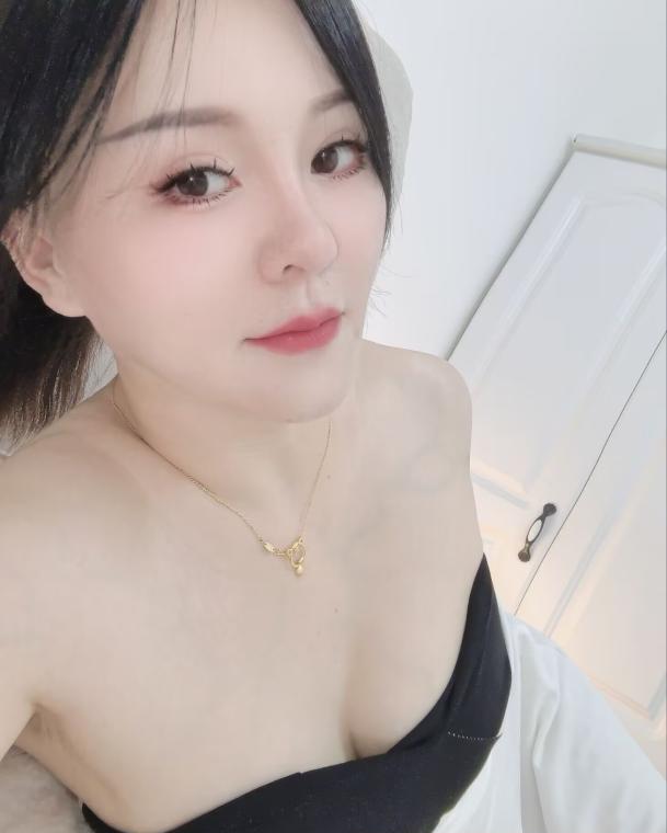 风骚服务系妹子