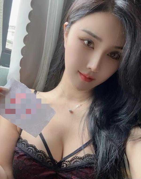 美艳模特月亮姐姐