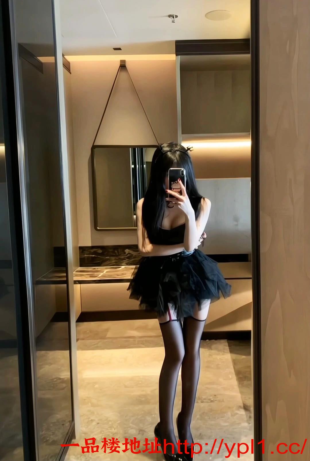 实习嫩妹兼职下海