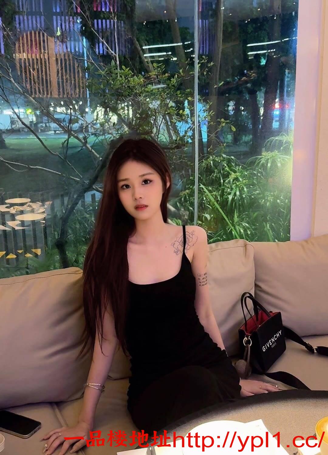 新到极品清纯大长腿小欣