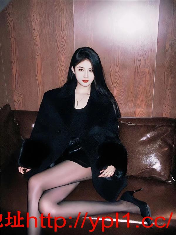 温婉体贴的大胸少妇