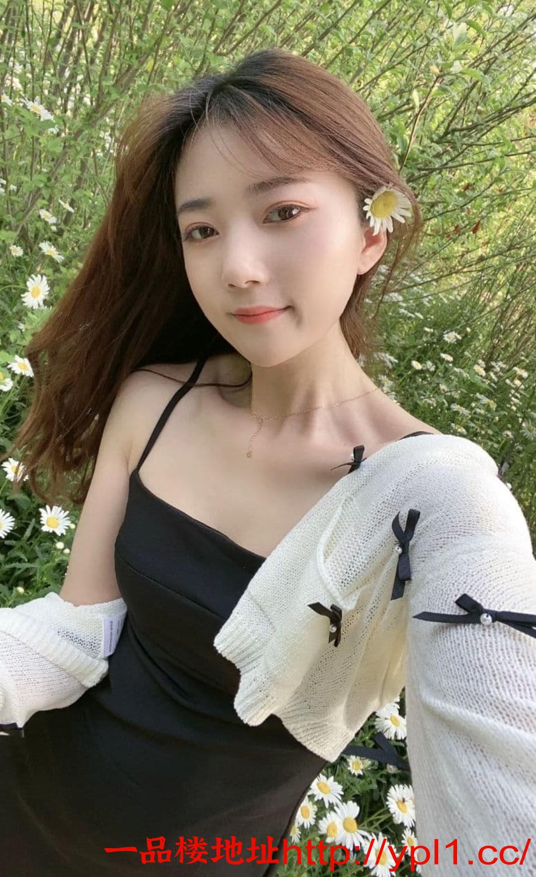 勤工俭学清纯大一学妹初次下海