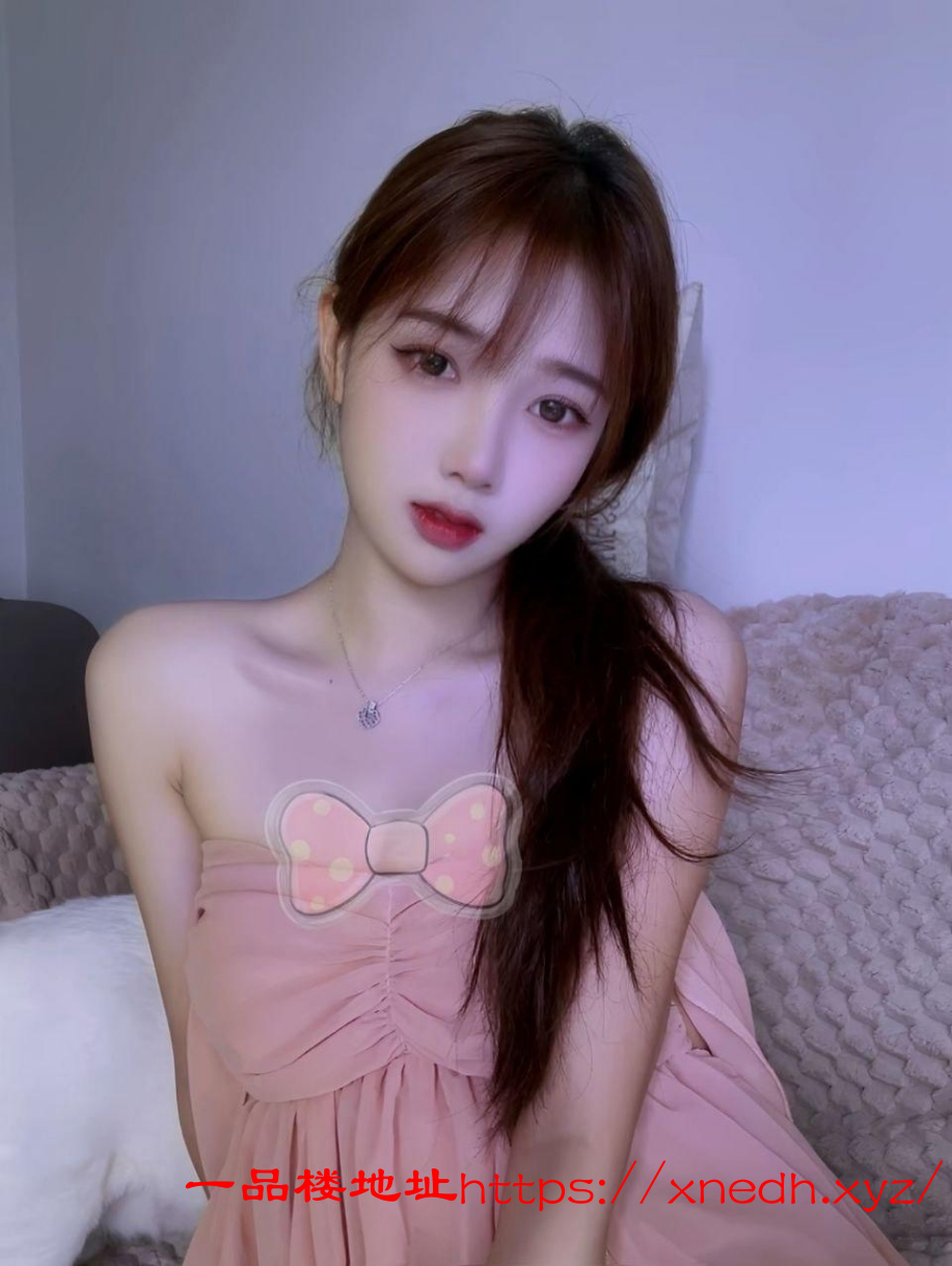 00后美乳嫩穴女上位蛮腰榨精，超级享受