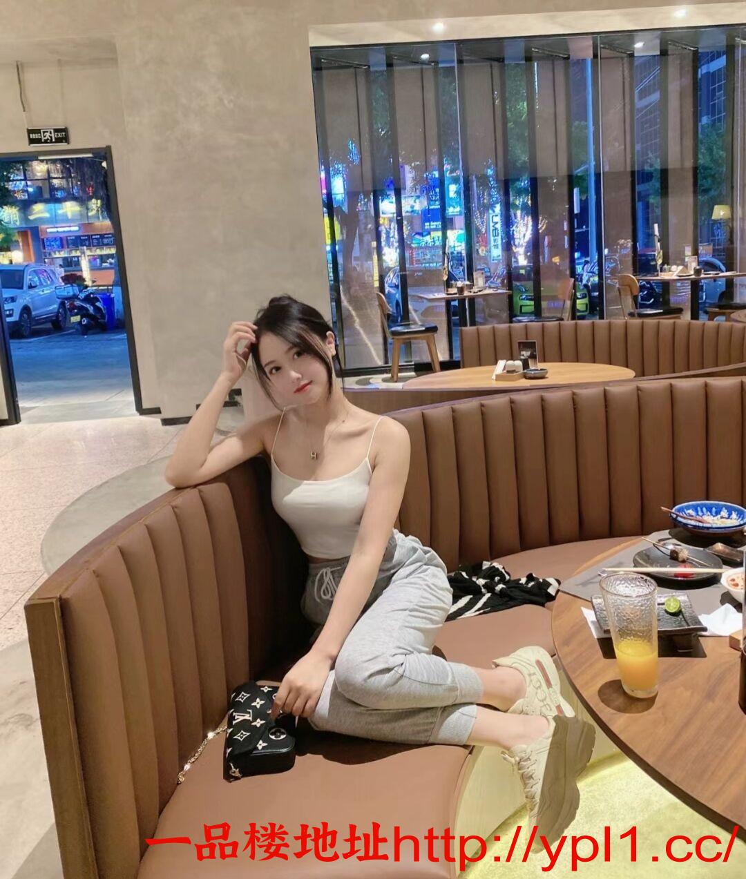 市妹妹胸大粉逼多汁，可外出