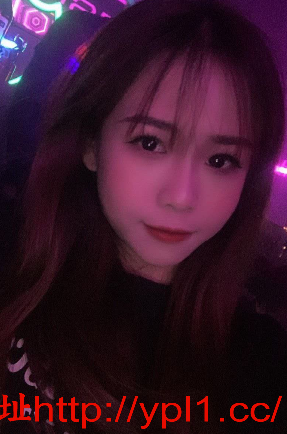 性感乔妹粉嫩多汁小骚逼深喉口爆后入神器