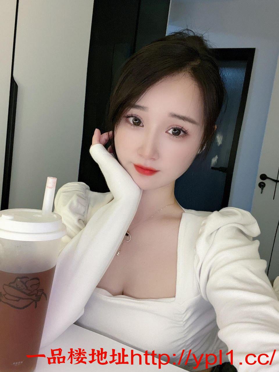 性感极品巨乳紧B水多的嫩妹