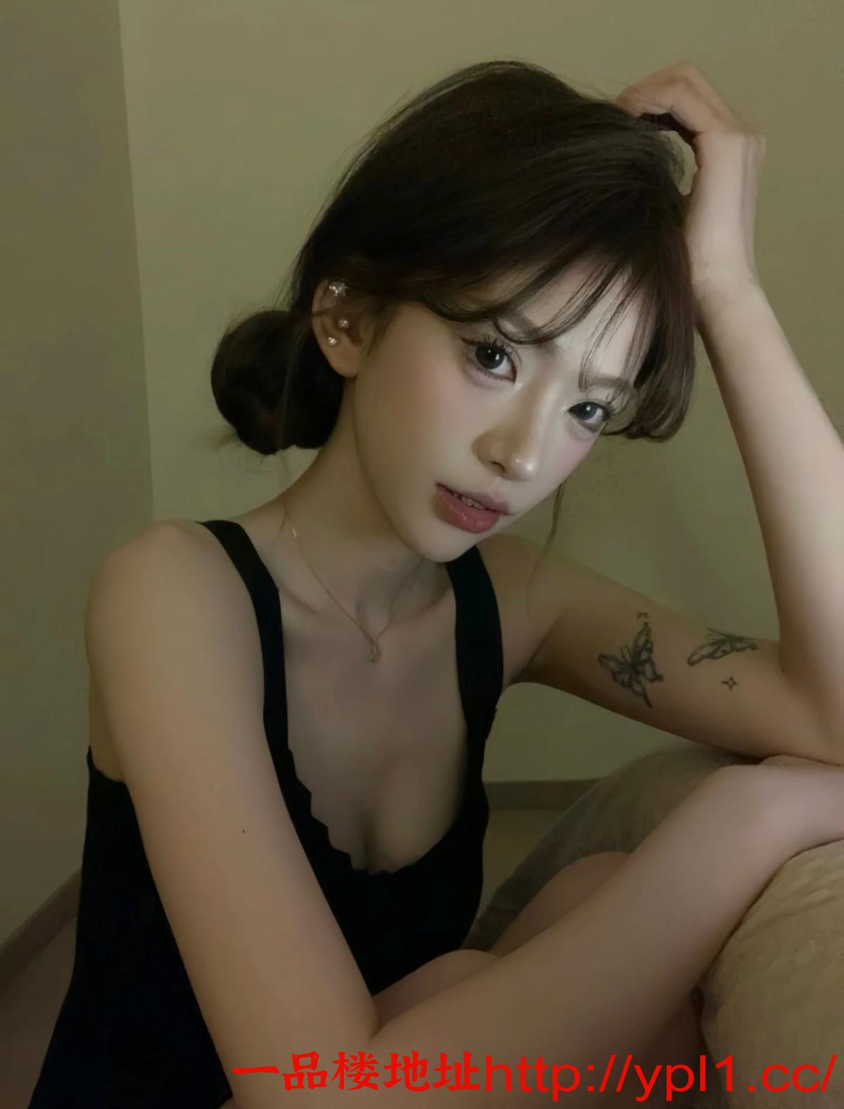 粉嫩小甜妹逼水多