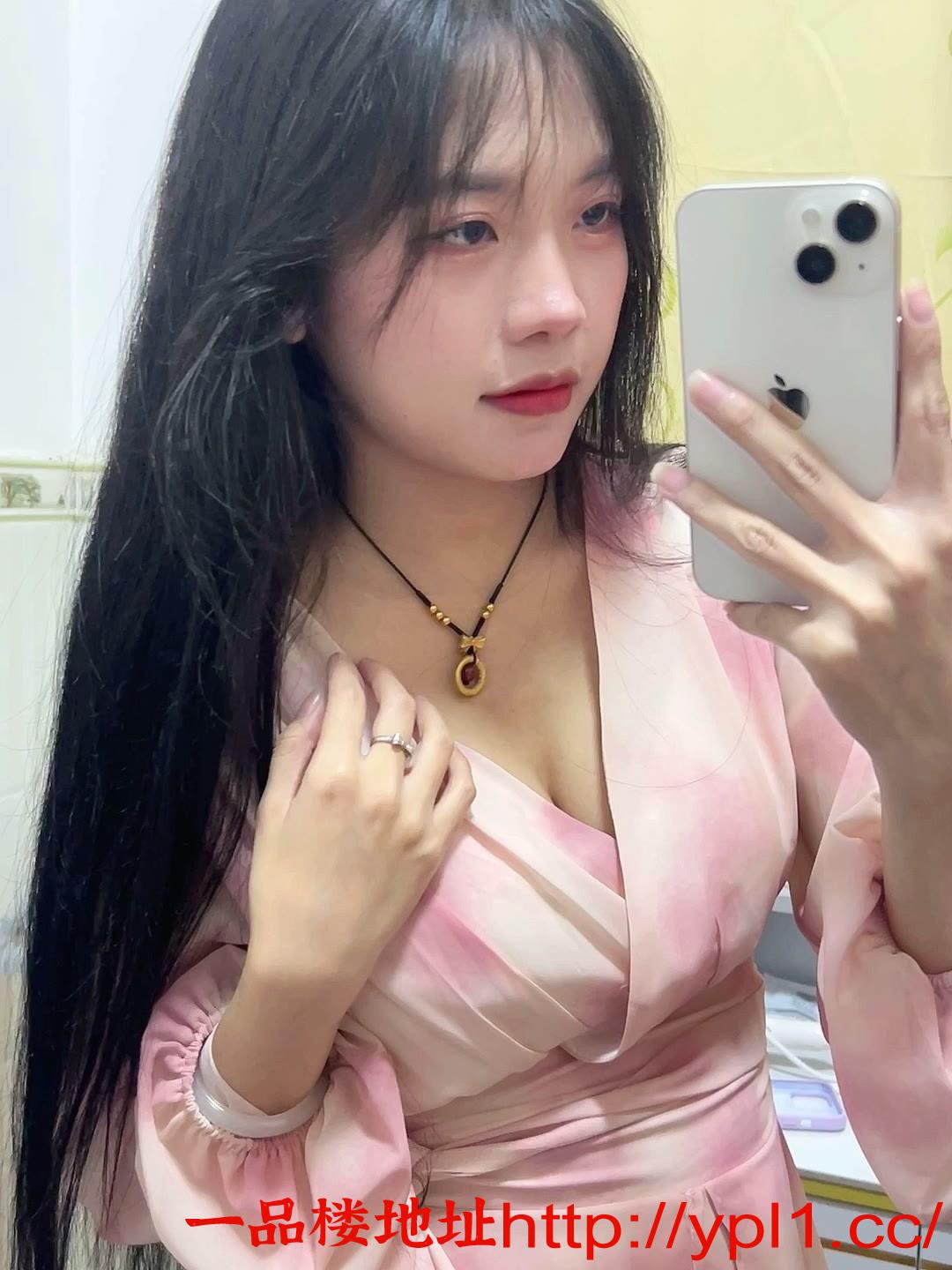 粉嫩美乳水多妹妹