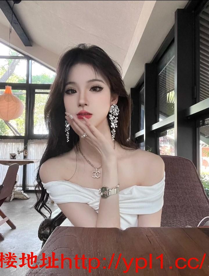 身材苗条小淑女