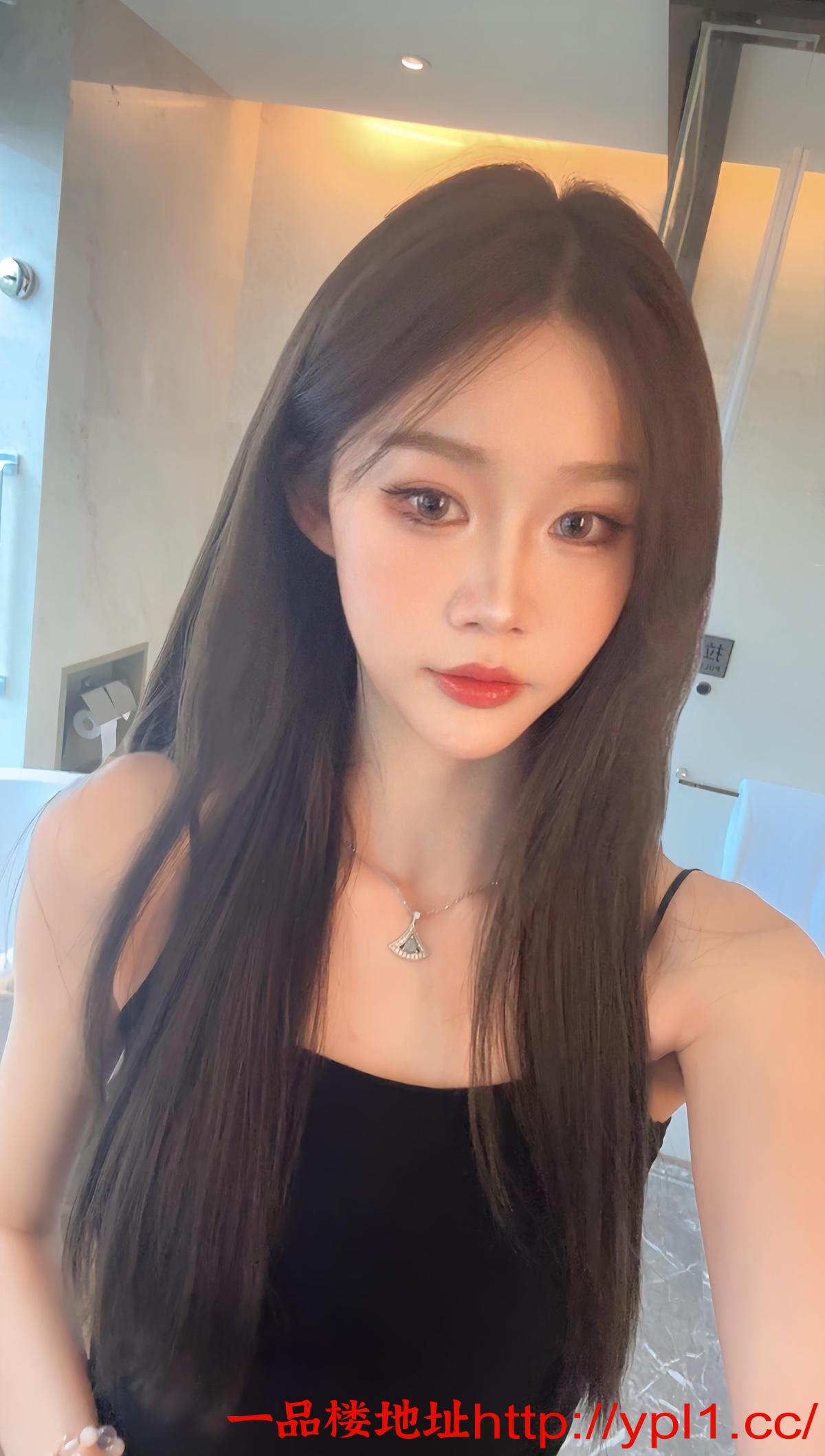 区00后兼职情瘾少女粉嫩鲍鱼