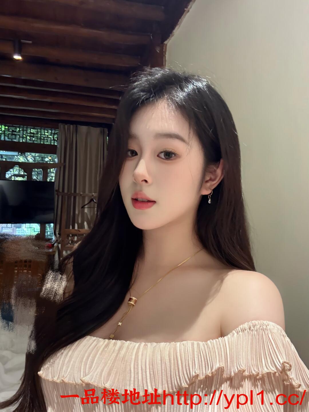 甘肃省市肤白貌美御姐肉感蜜桃臀馒头穴可外出