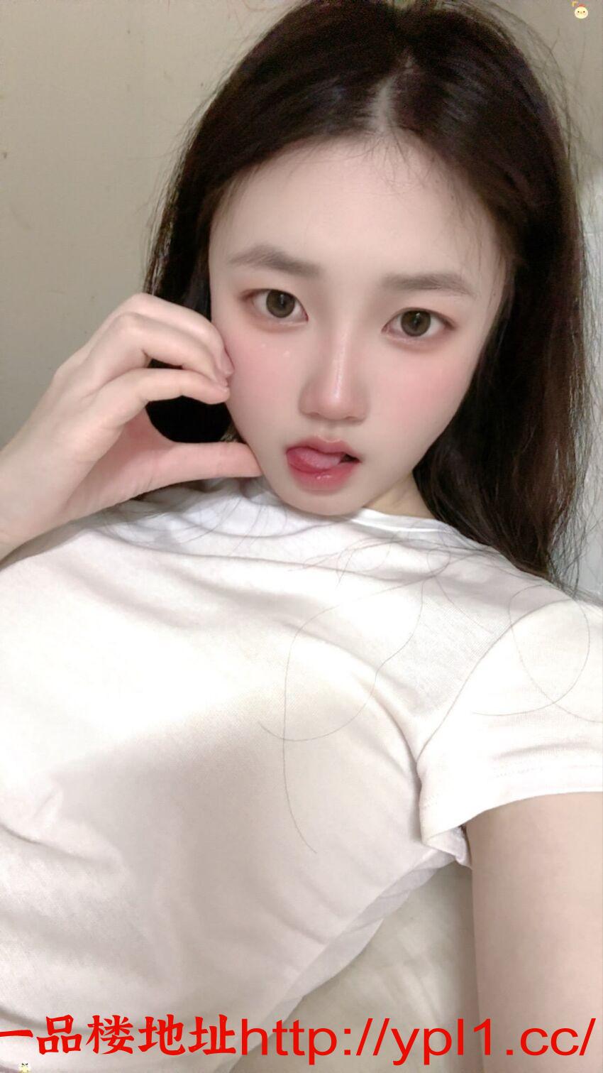 大奶风骚迷你小嫩逼