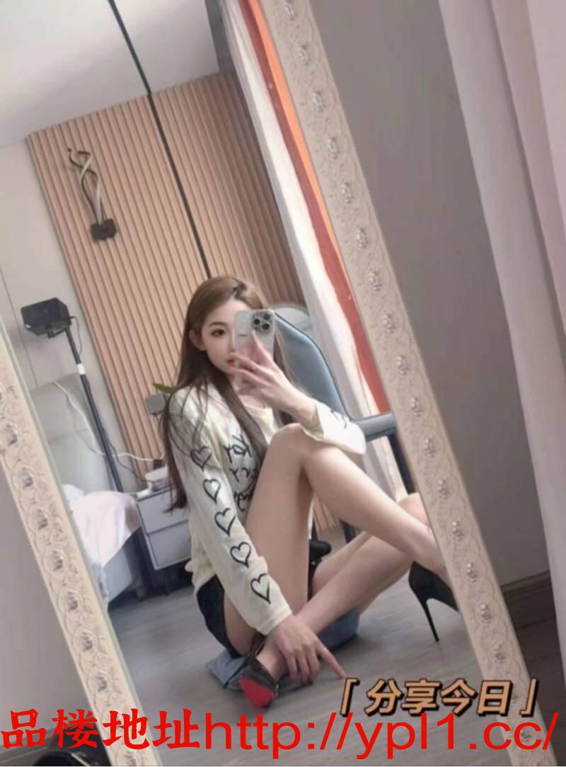 （成华区）瑜伽妹妹粉嫩逼白嫩腿会夹会喷水很紧的逼（可外出）