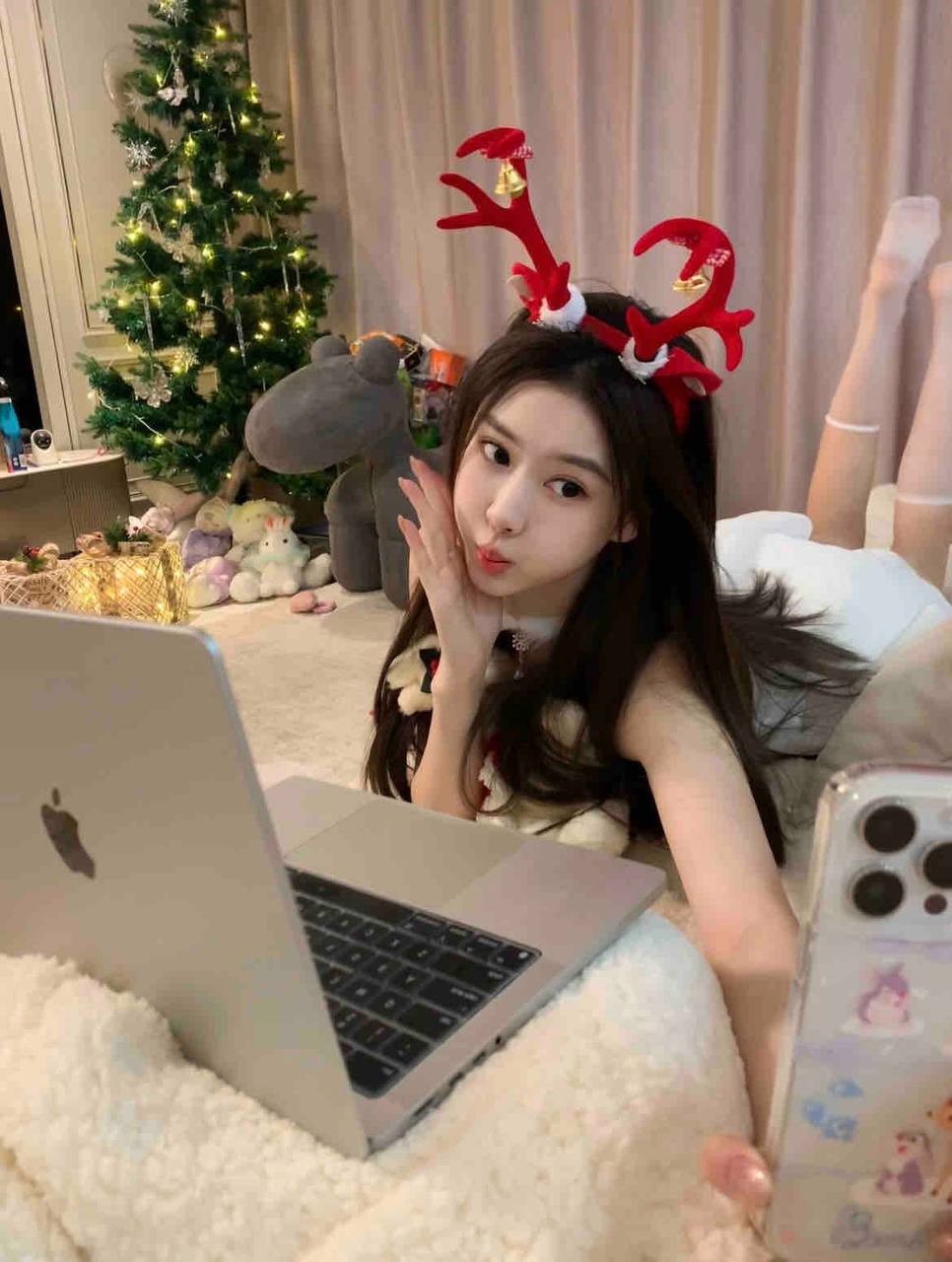 极品嫩模偷偷下海逼粉嫩叫床一流