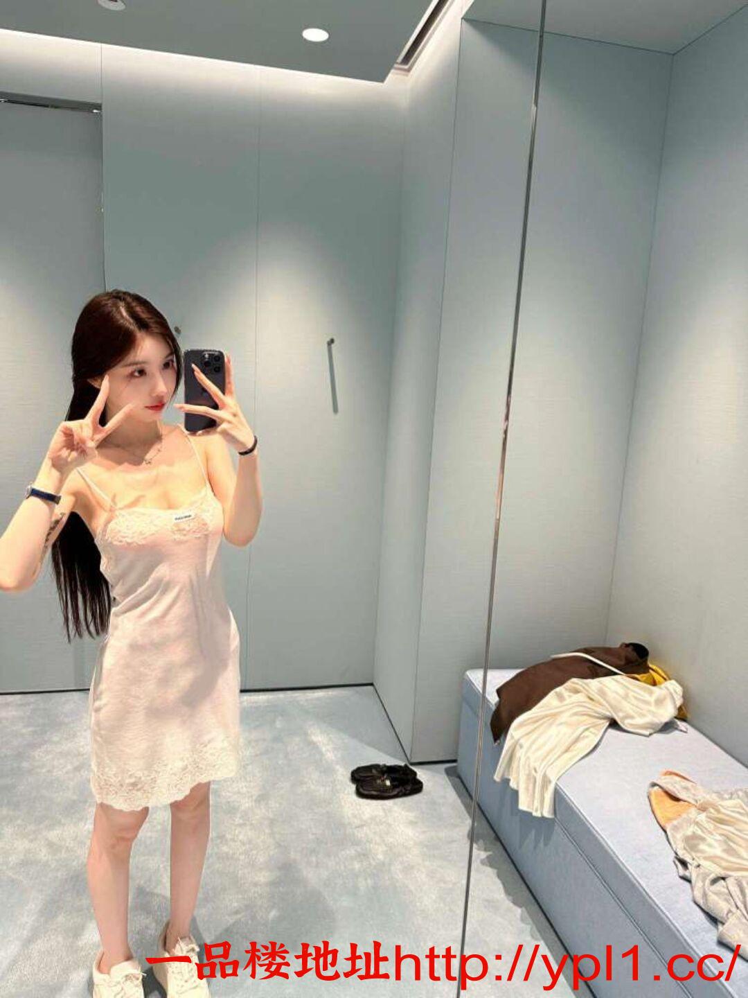 海港区粉嫩多汁骚妹