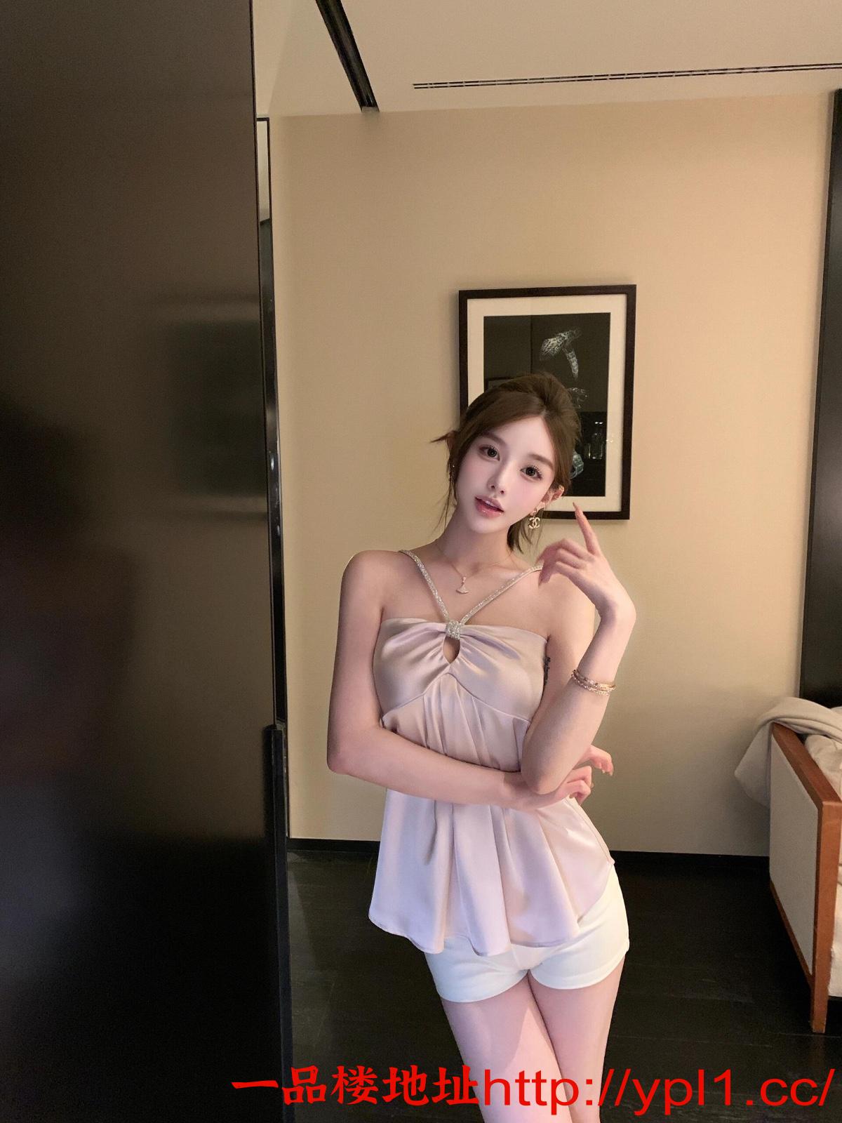 清纯可人骚穴紧致三点粉嫩