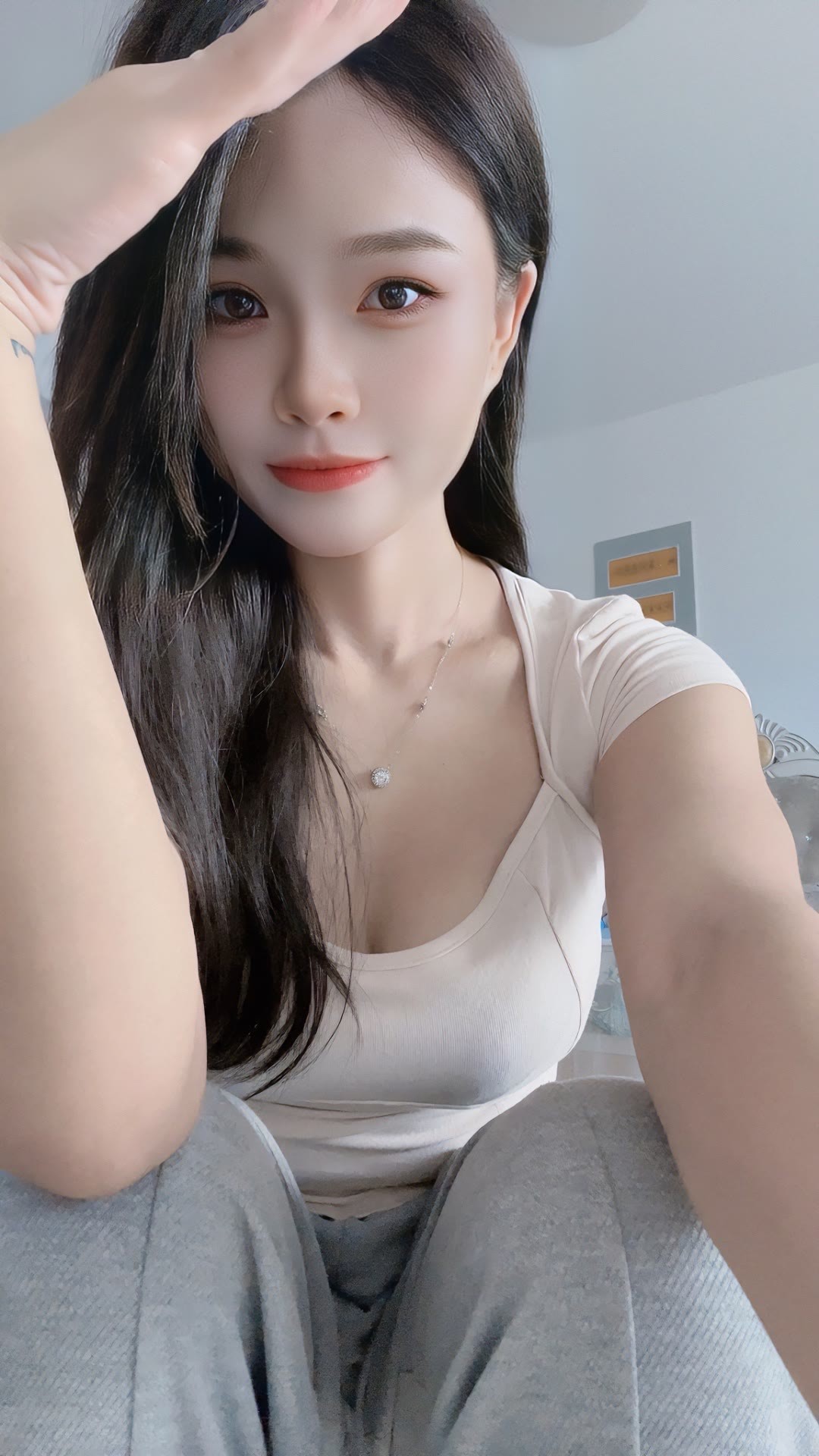 南山区高颜值骚气御姐抱草开放花样多