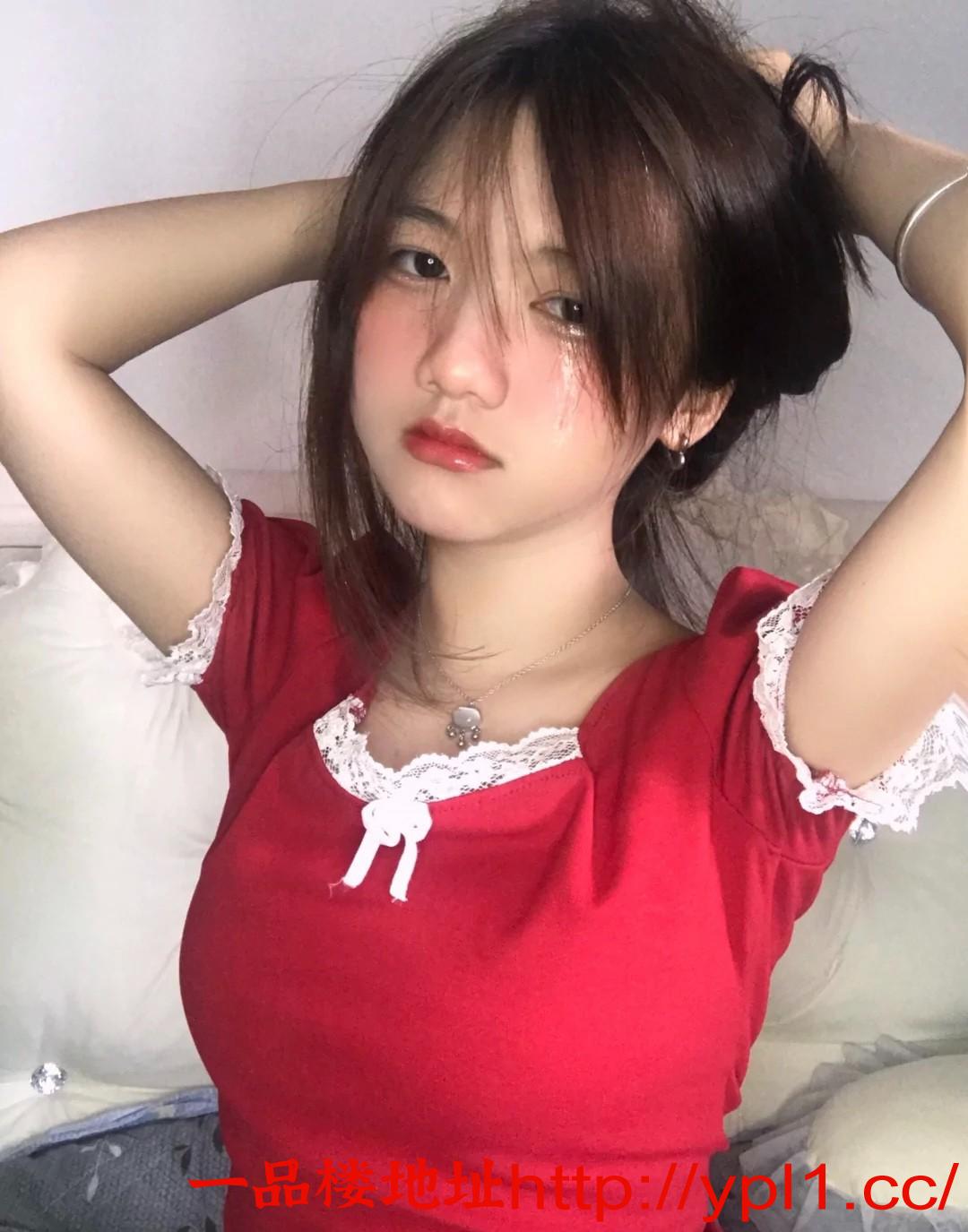 气质美女皮肤白嫩水多