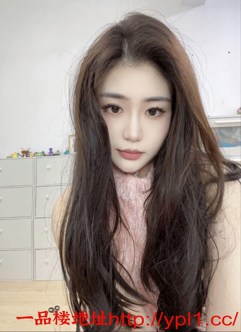 刚来的清纯美女真人有地方可上门，服务嘎嘎，硬件性感强烈推荐