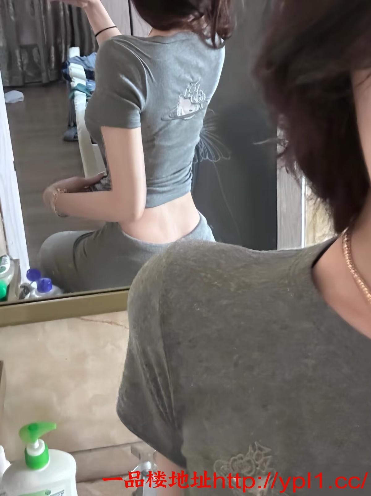 嫩妹粉嫩鲍鱼B水多（可外出）