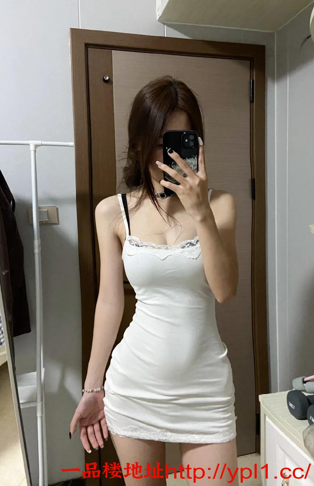 极品嫩妹胸大穴位粉嫩润滑透明水多无异味