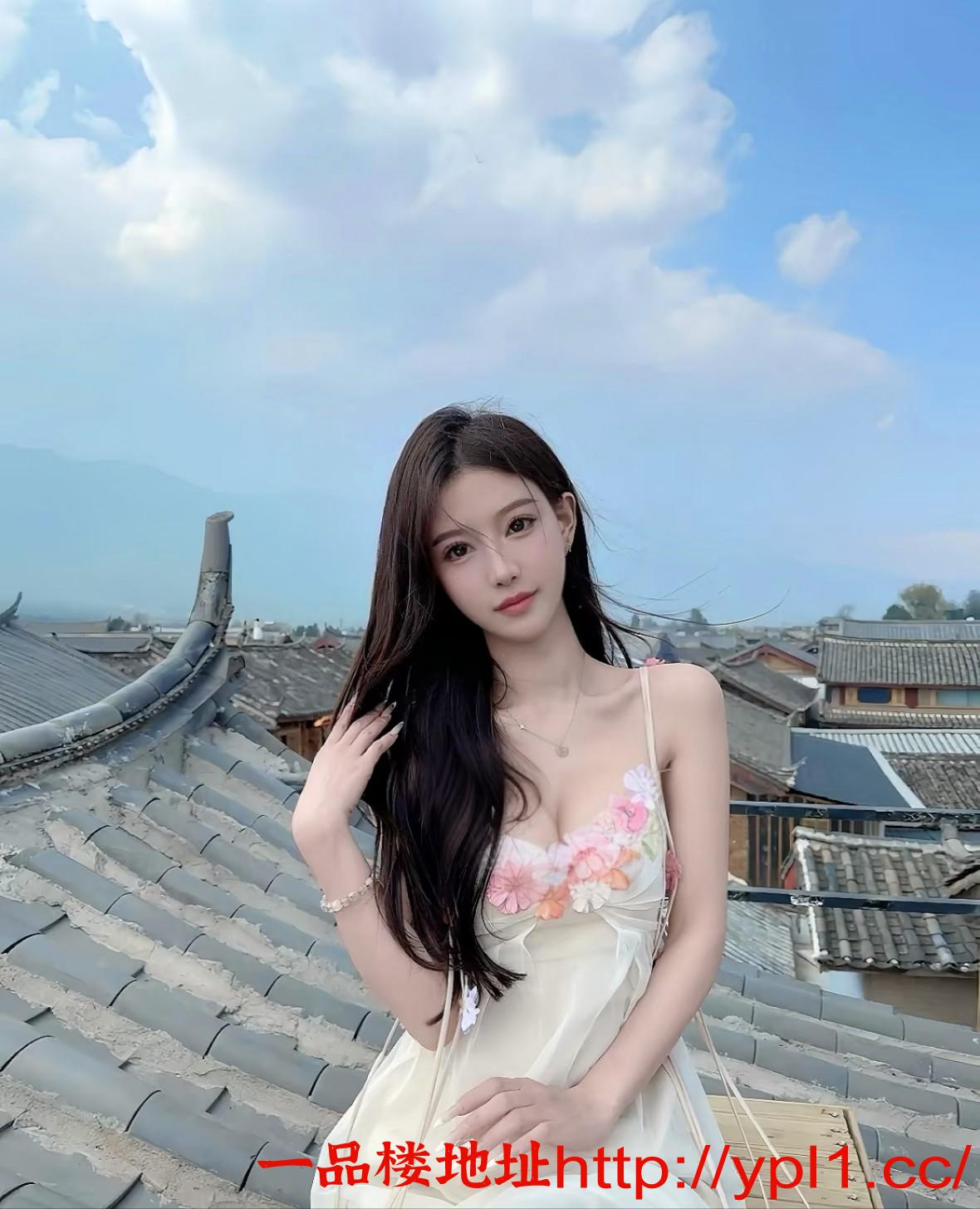 前凸后翘粉嫩尤物兼职