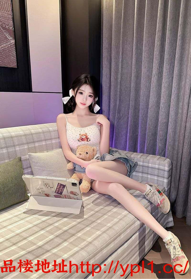 深喉有一套风骚小妹妹