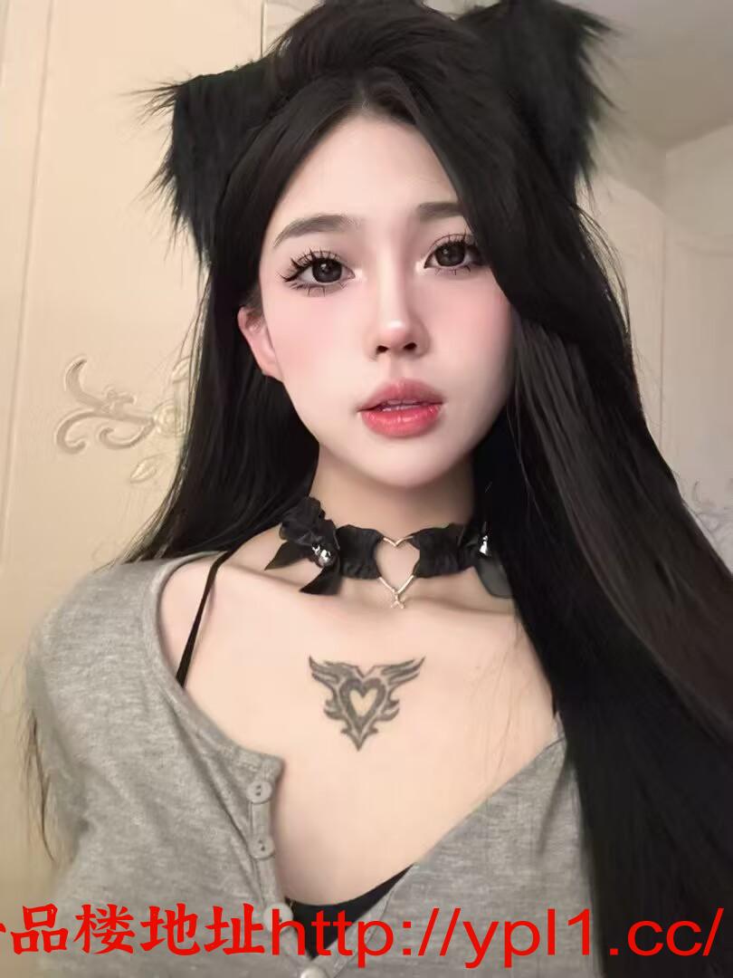 淫荡白虎骚货初体验