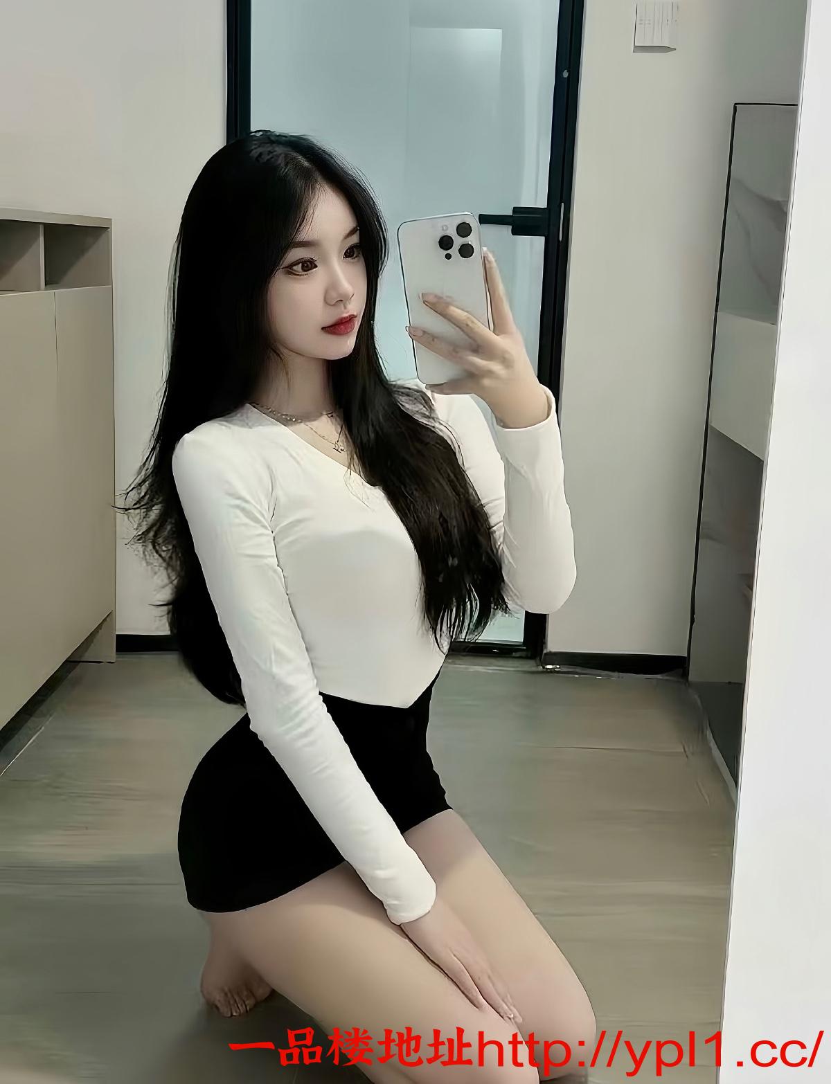 偶尔兼职小姐姐 下面好粉水多、