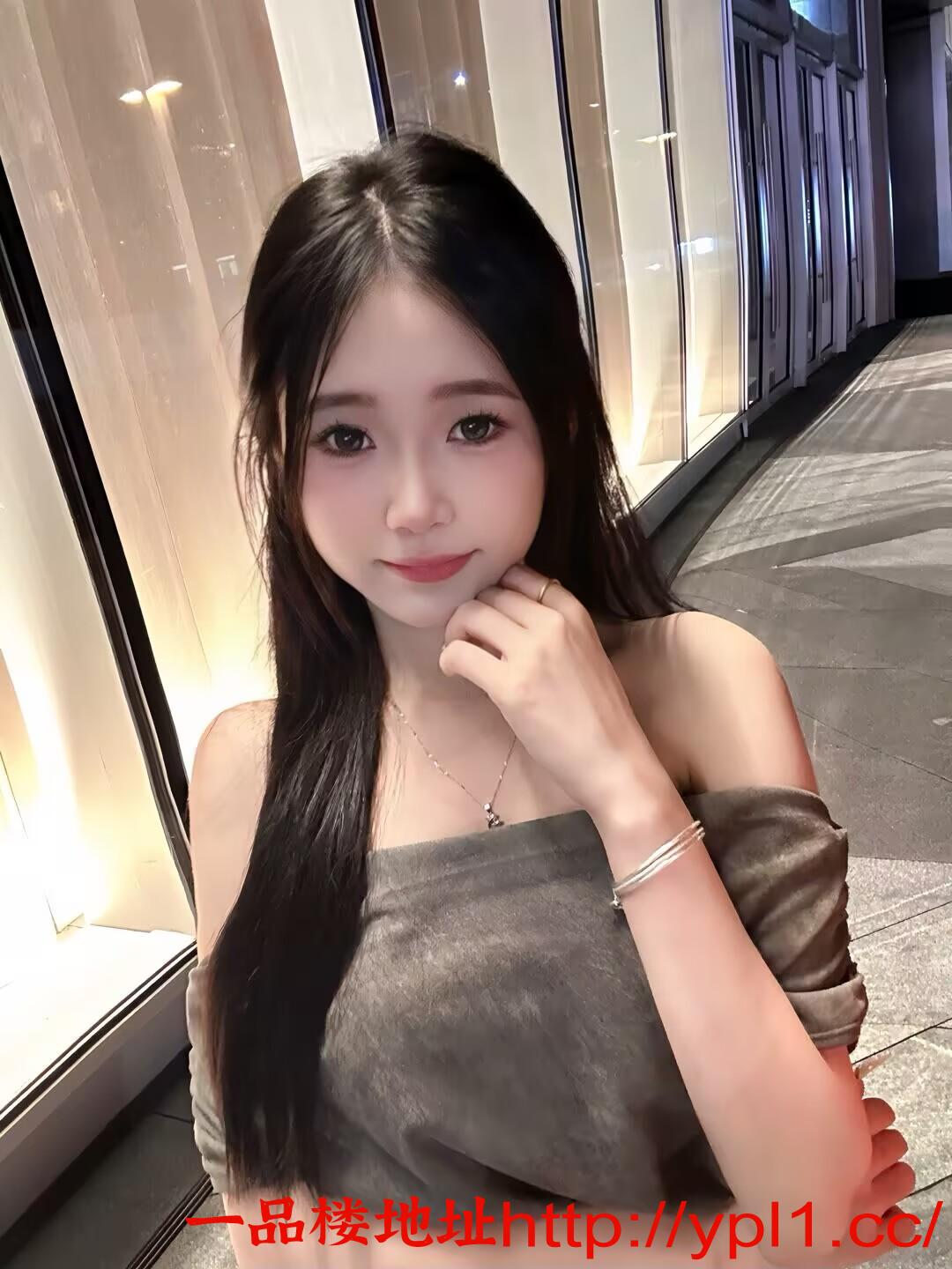 高颜值零零后嫩妹