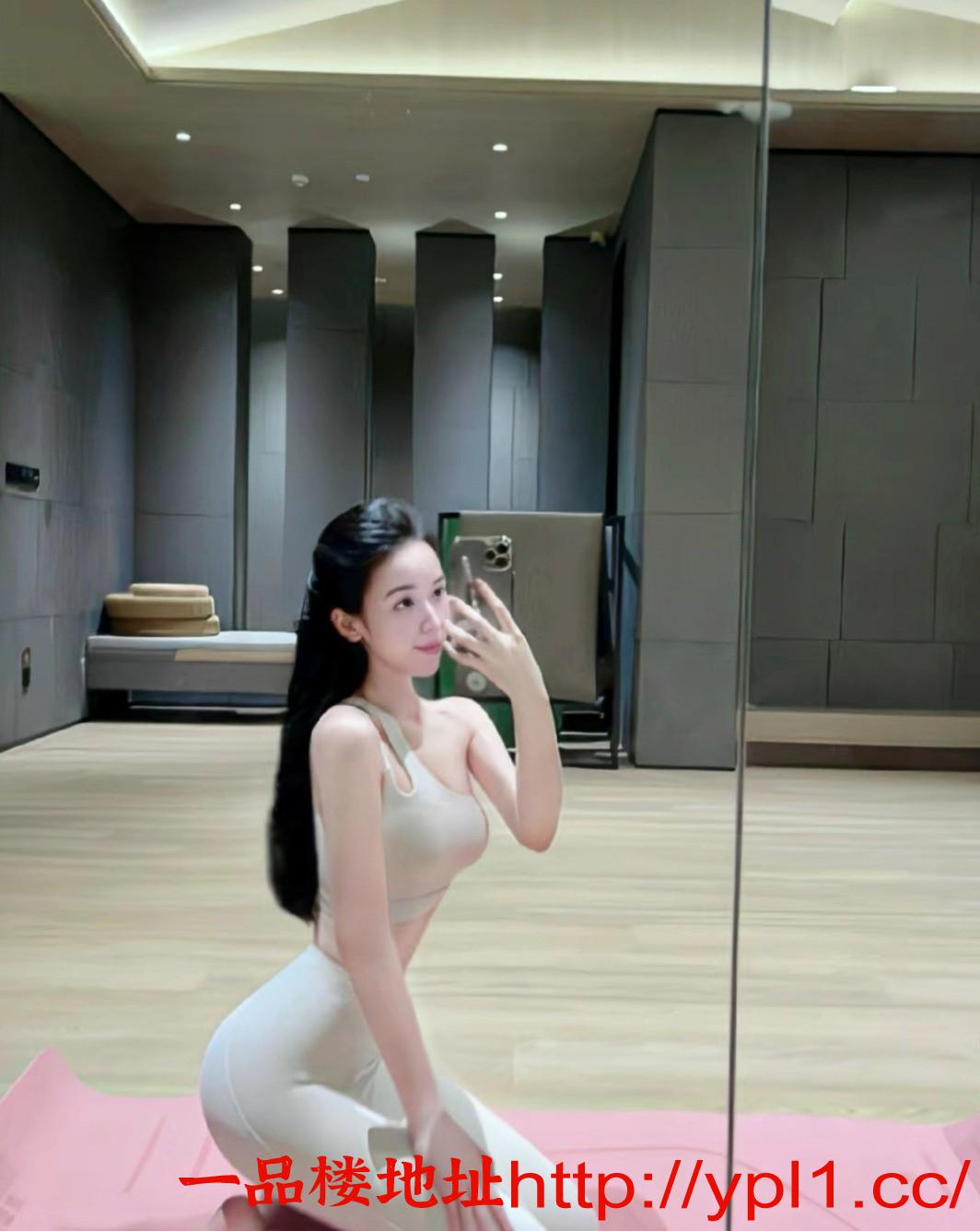 白丝袜诱惑大白胸粉嫩 b 光看着就直起来！