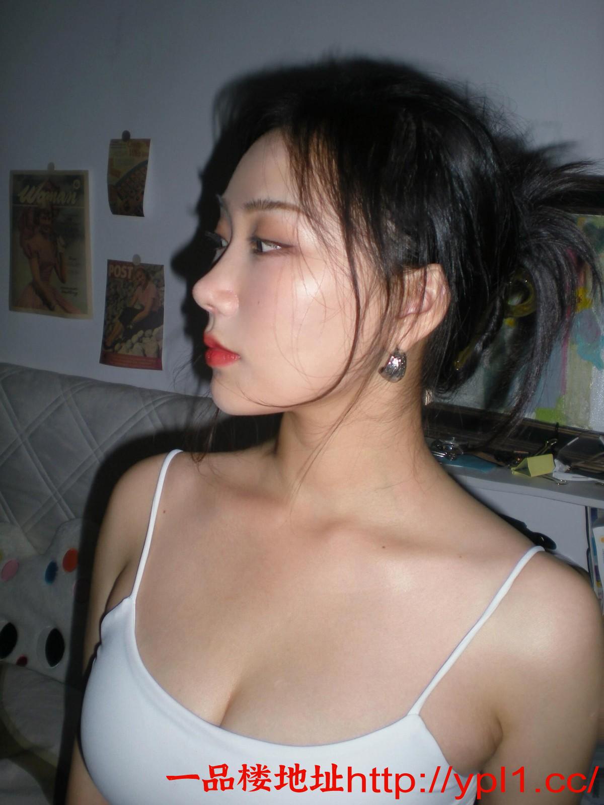 潮喷性欲强性感御姐搞起来特别淫荡妩媚