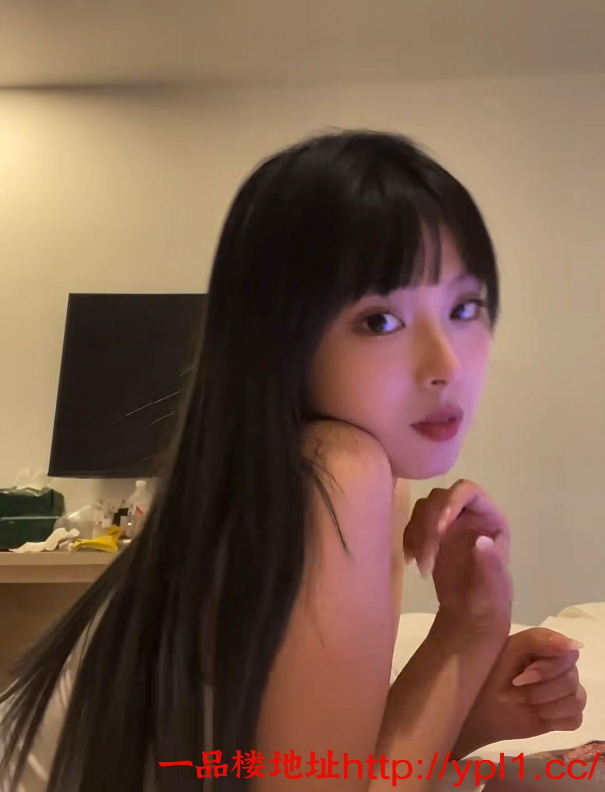 新出炉的小嫩妹粉色鲍鱼紧致多汁！