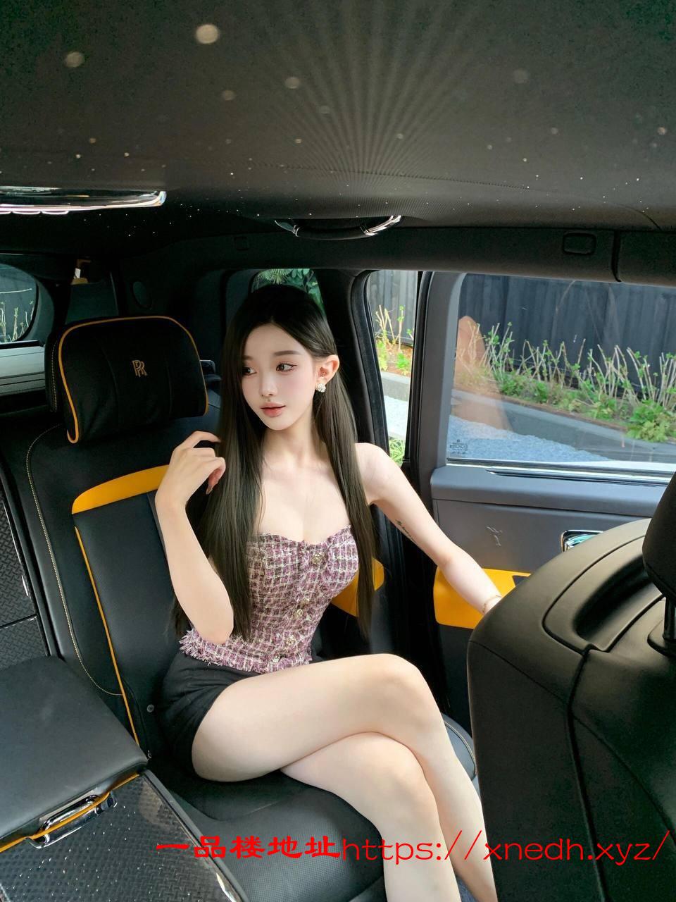 清纯车模兼职下海身材一流