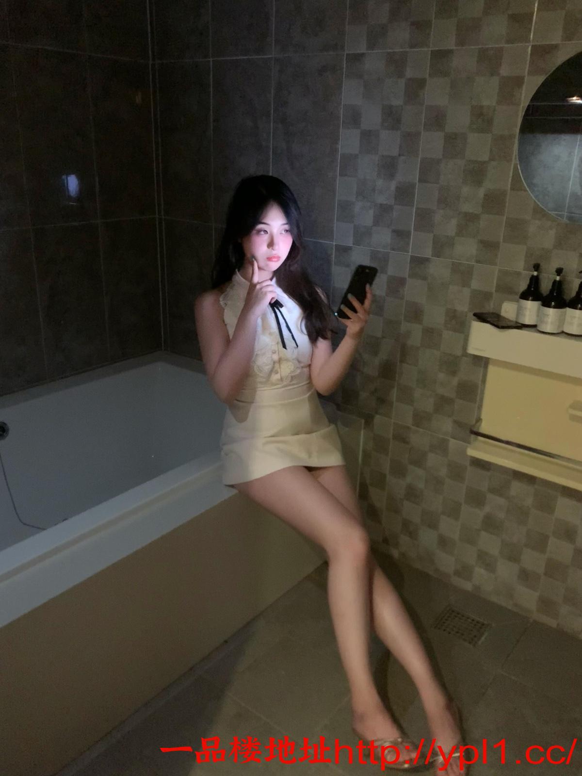 00后舞蹈生能一字马人美壁紧会喷水