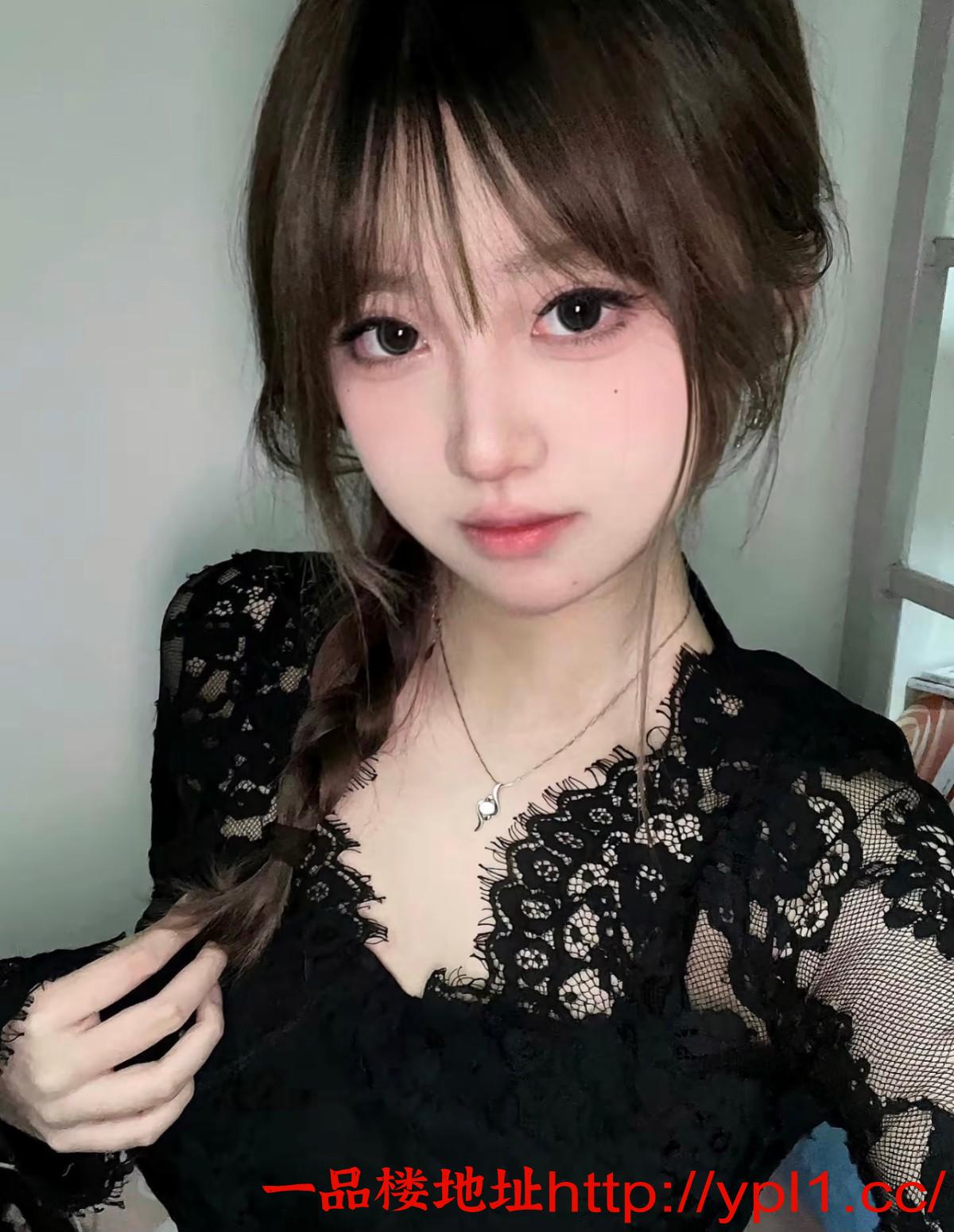 极品翘臀女神湿润粉里透红小穴