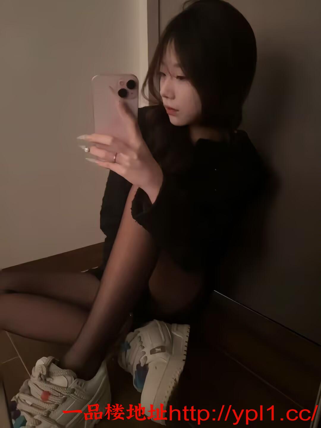 极品大长腿性感粉嫩白虎后入超爽