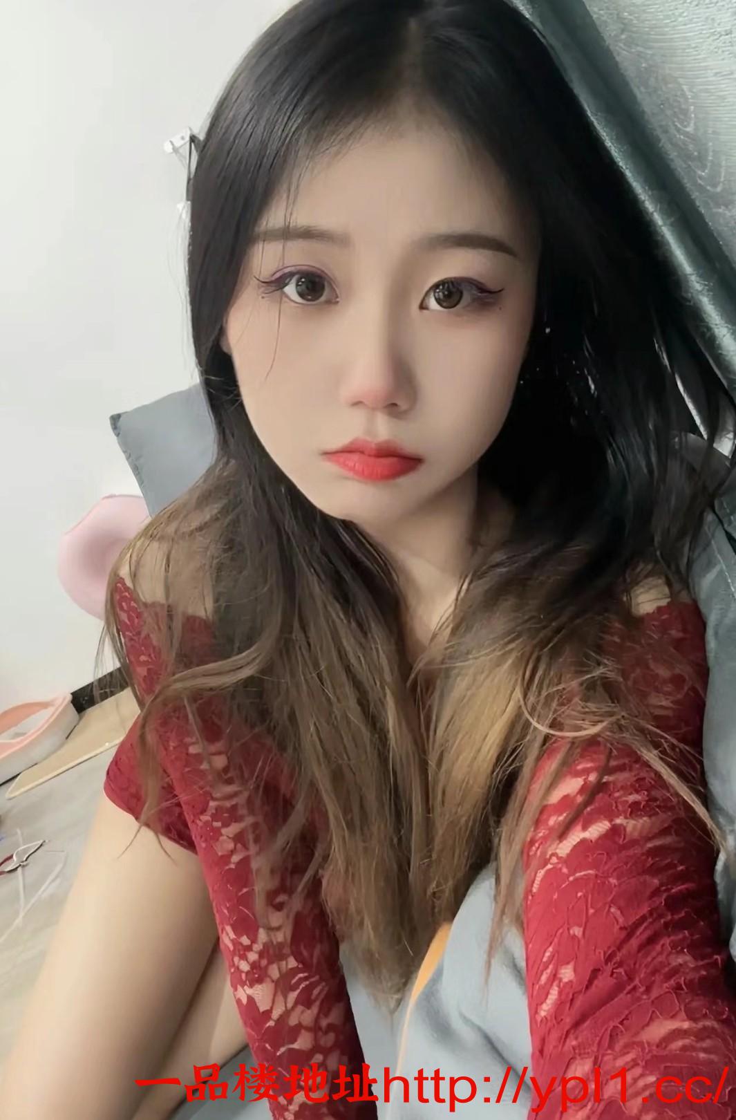 三点粉嫩小骚货