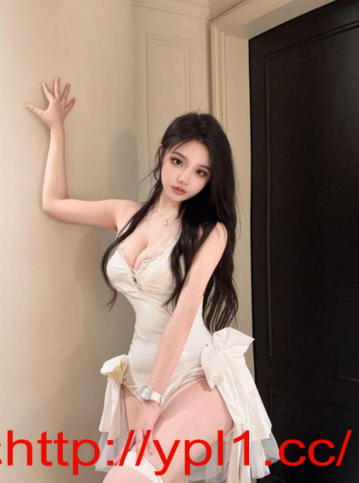 区大胸巨乳性感制服妹妹