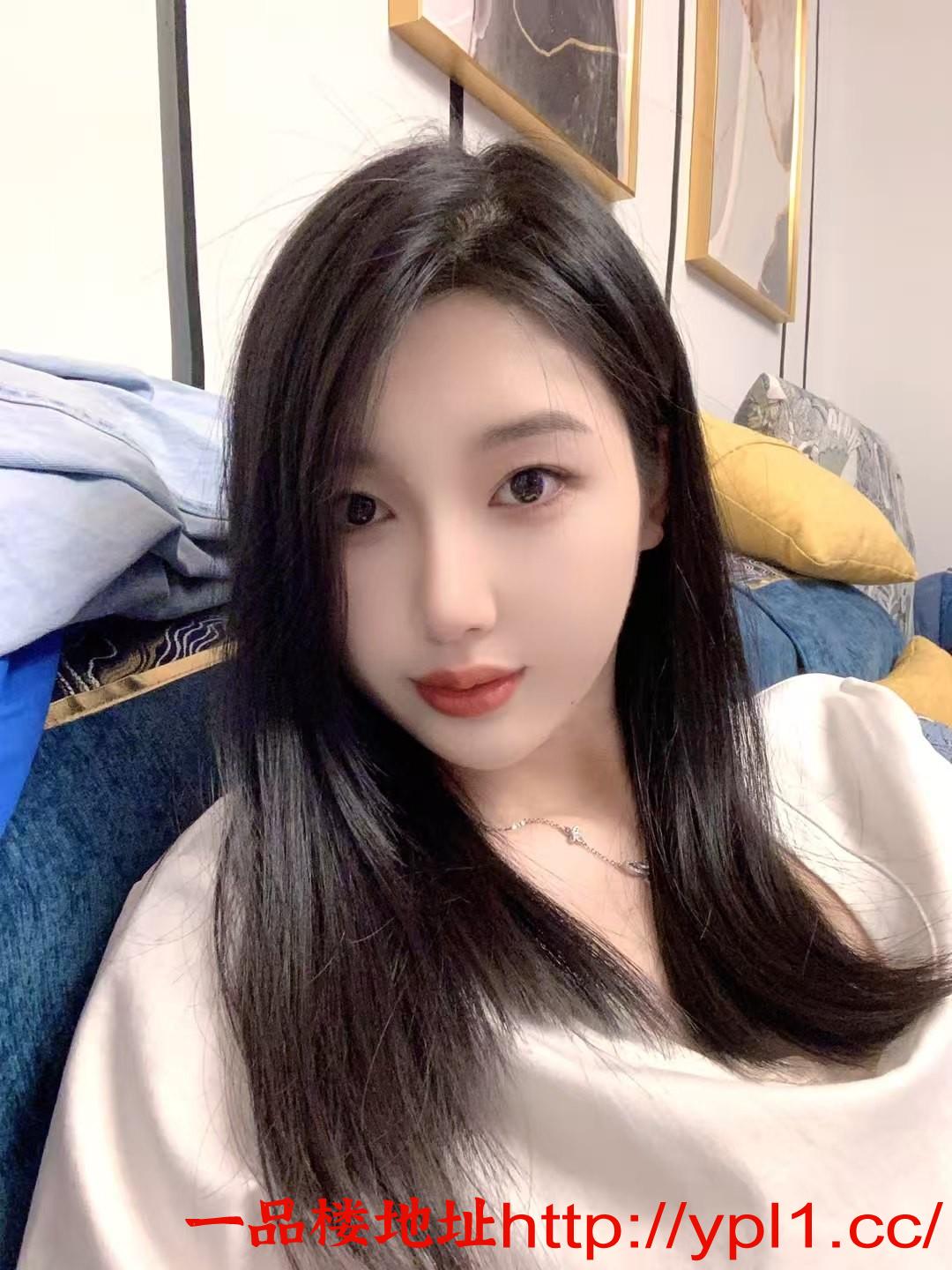 洪山极品兼职蜜桃臀超嫩小鲍鱼美女