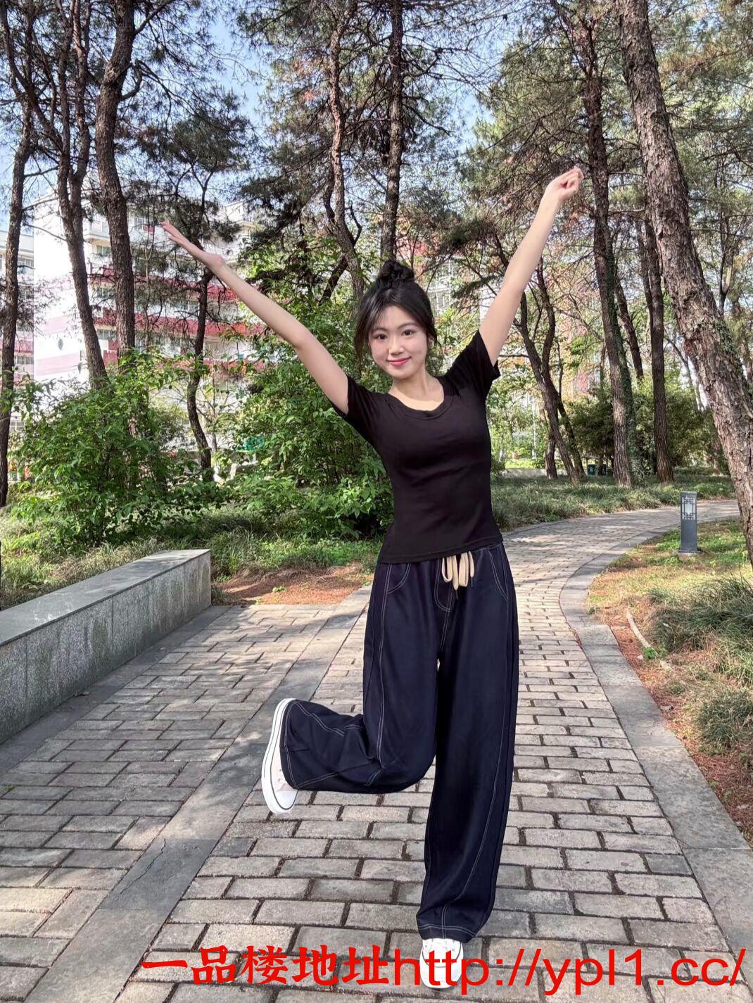 兼职情瘾少女粉嫩鲍鱼