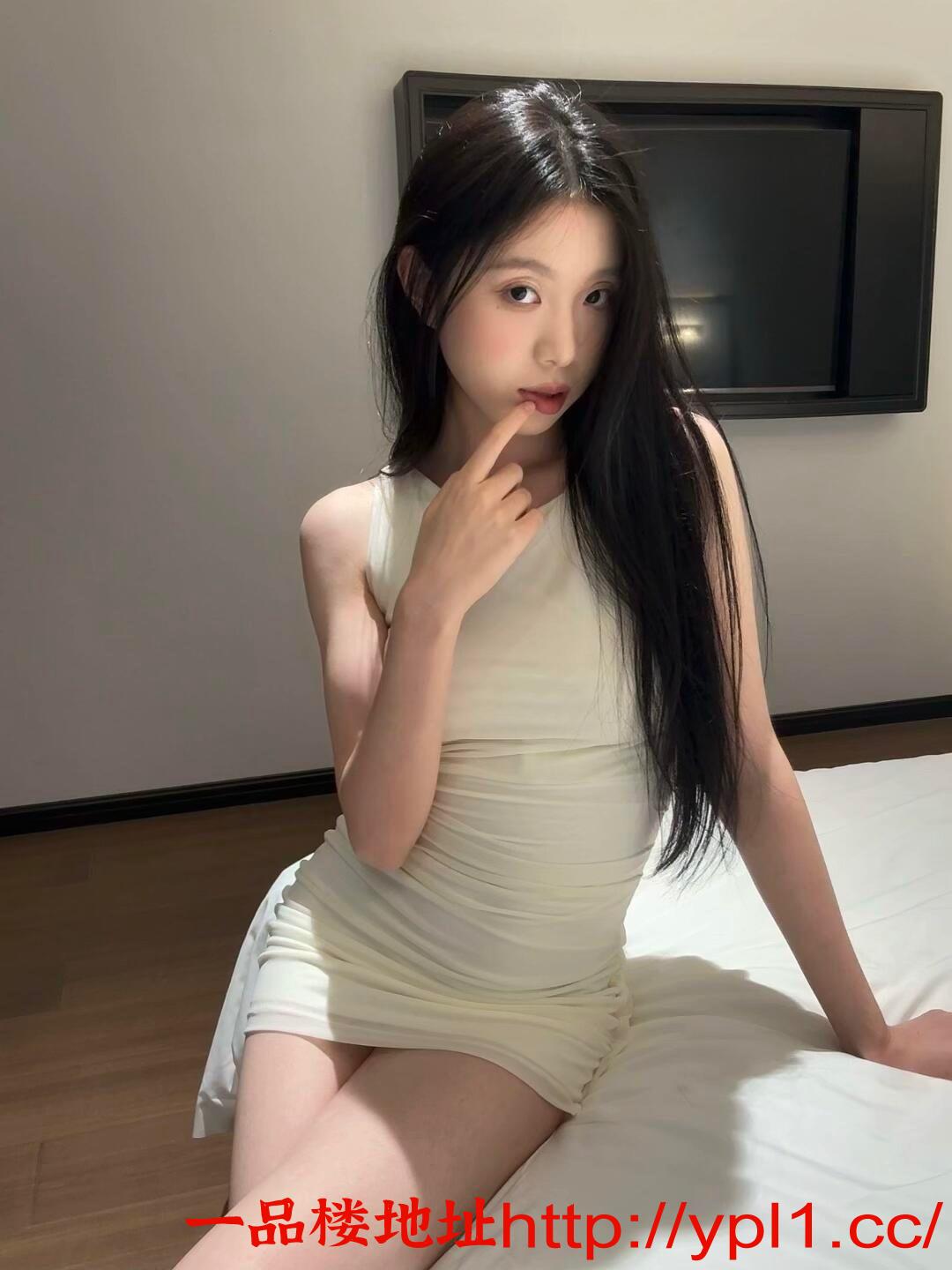 性感大长腿嫩妹乖巧听话