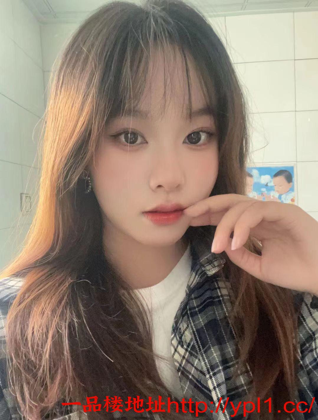 新人下海皮肤细腻完美 S 曲线爱舔会夹会吸女友