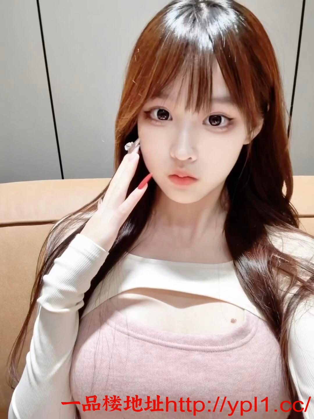 刚做不久漂亮兼职小嫩妹22岁