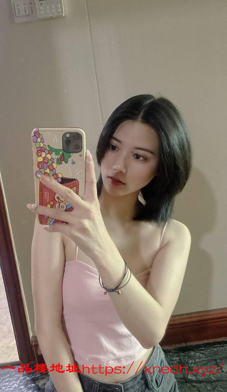 短发气质邻家妹妹 又嫩又骚