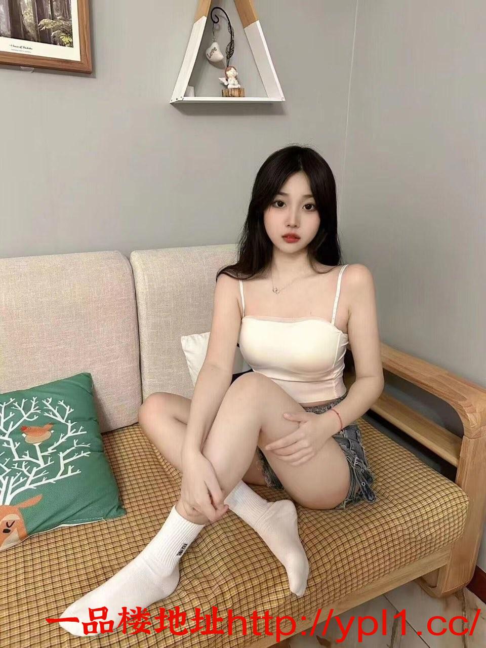 03年清纯粉嫩学妹下海兼职