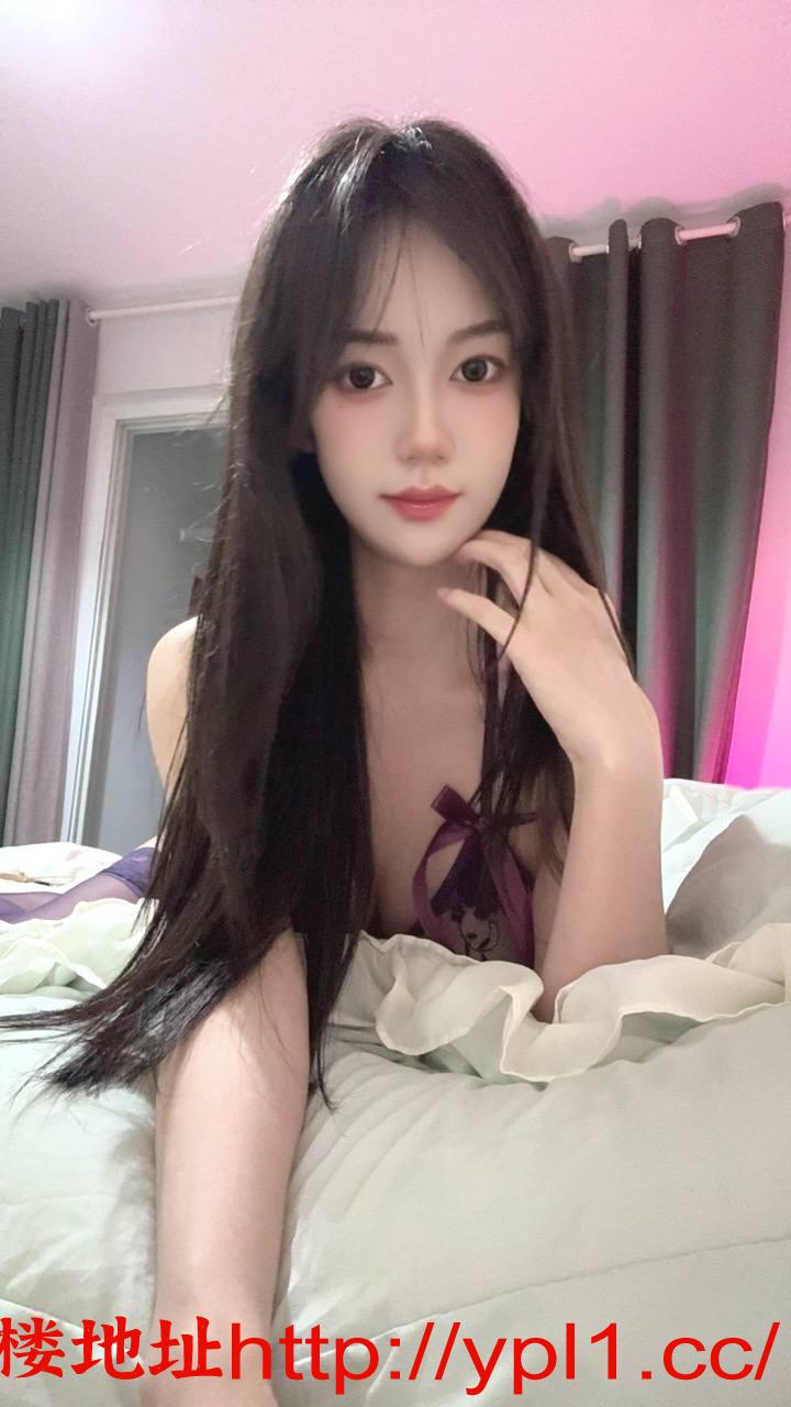 清纯粉嫩丰臀大奶多水小骚货